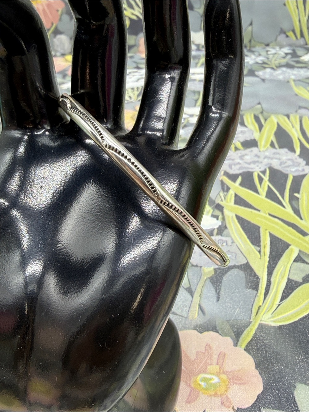 vintage Tahe Navajo sterling silver bangle bracelet fancy wave